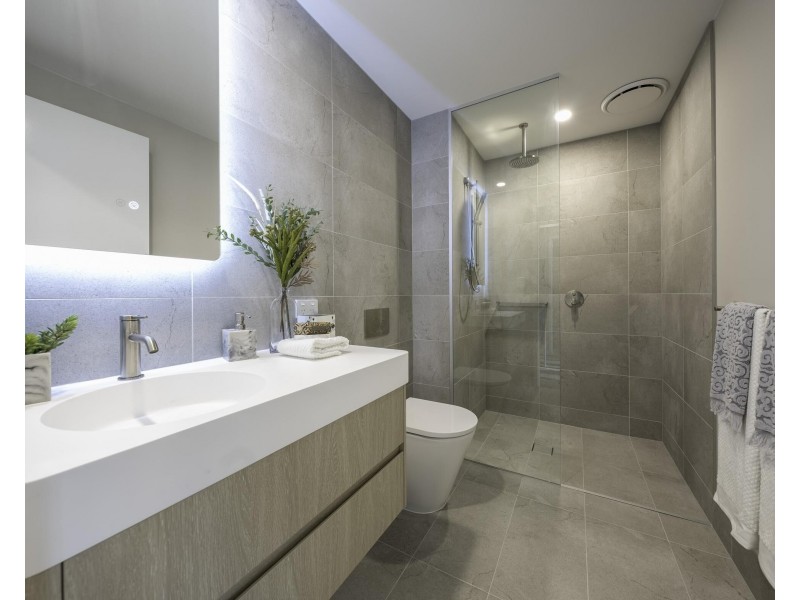 1701/6-8 Sickle Avenue, Hope Island QLD 4212