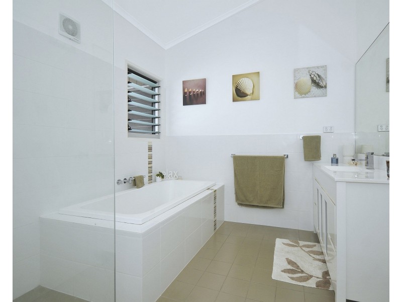 80 Third Avenue, Palm Beach QLD 4221