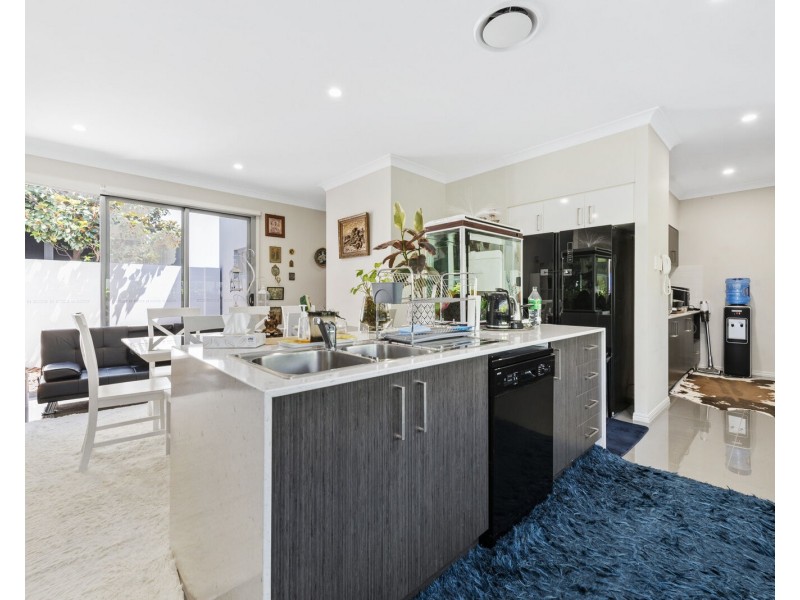 7811 Pavilions Close, Hope Island QLD 4212