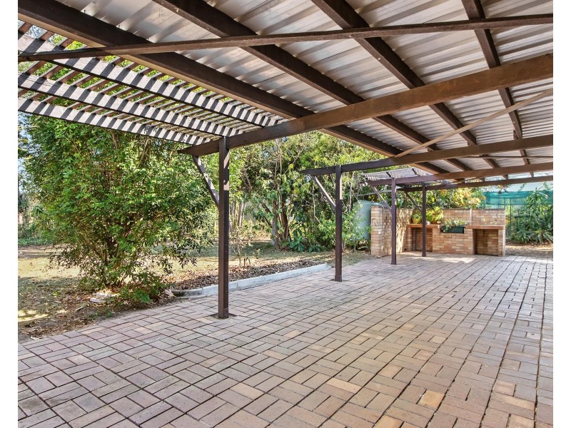 11 Barberry Court, Palm Beach QLD 4221