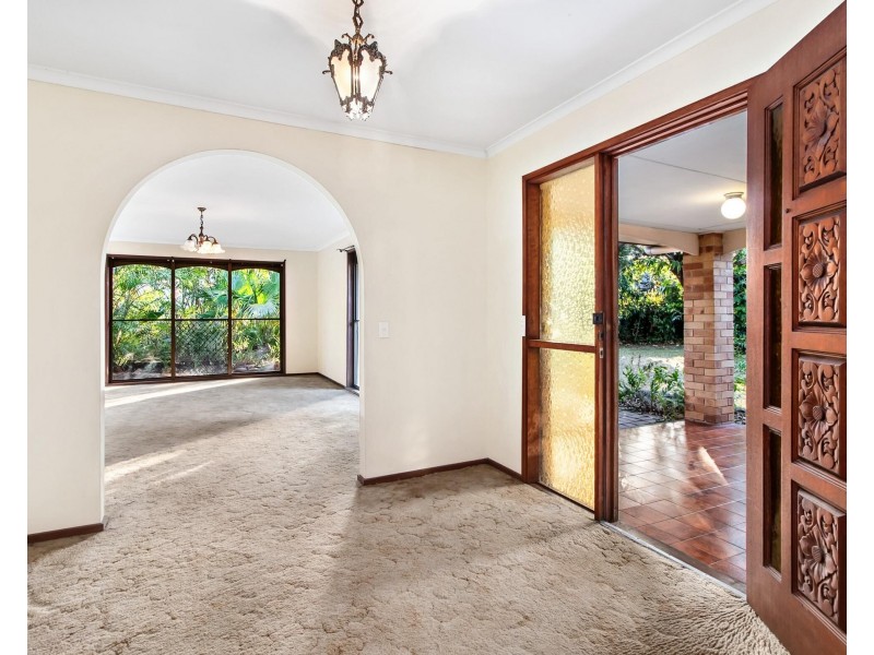 11 Barberry Court, Palm Beach QLD 4221