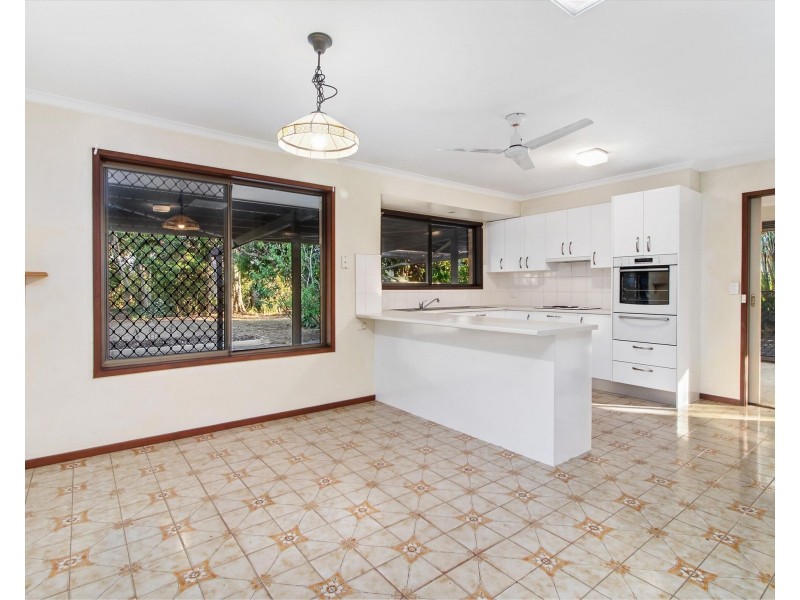 11 Barberry Court, Palm Beach QLD 4221