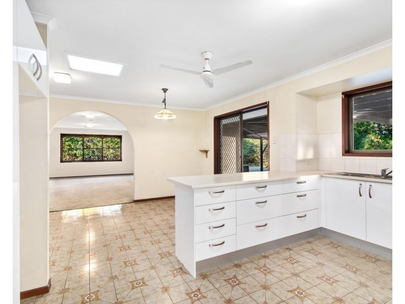 11 Barberry Court, Palm Beach QLD 4221
