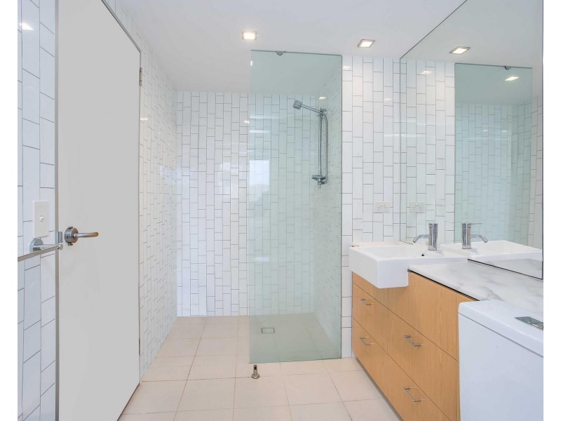 1035/2 The Esplanade, Burleigh Heads QLD 4220