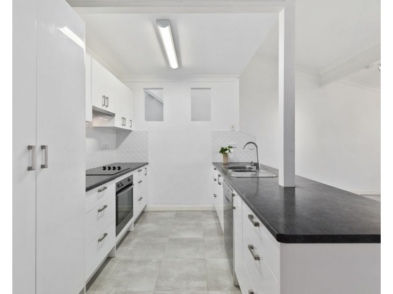 8/154 Currumbin Creek Road, Currumbin Waters QLD 4223