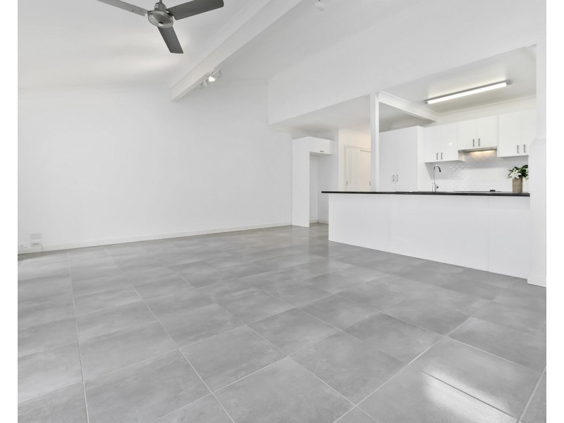 8/154 Currumbin Creek Road, Currumbin Waters QLD 4223