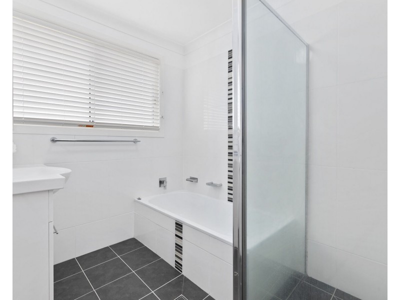 8/154 Currumbin Creek Road, Currumbin Waters QLD 4223