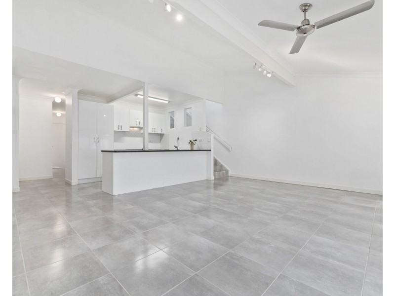 8/154 Currumbin Creek Road, Currumbin Waters QLD 4223