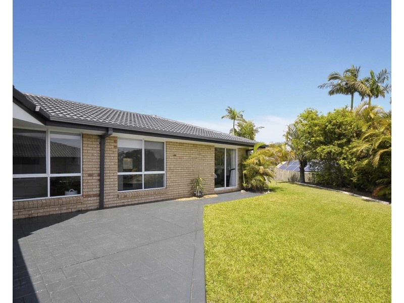 16 Rees Court, Elanora QLD 4221