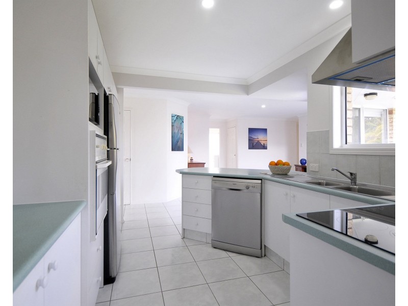 16 Rees Court, Elanora QLD 4221