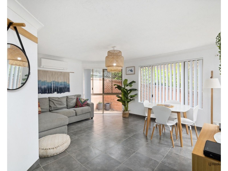 1/10 Twelfth Avenue, Palm Beach QLD 4221