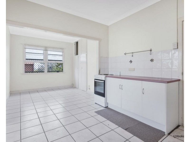 2/69 Mclean Street, Coolangatta QLD 4225