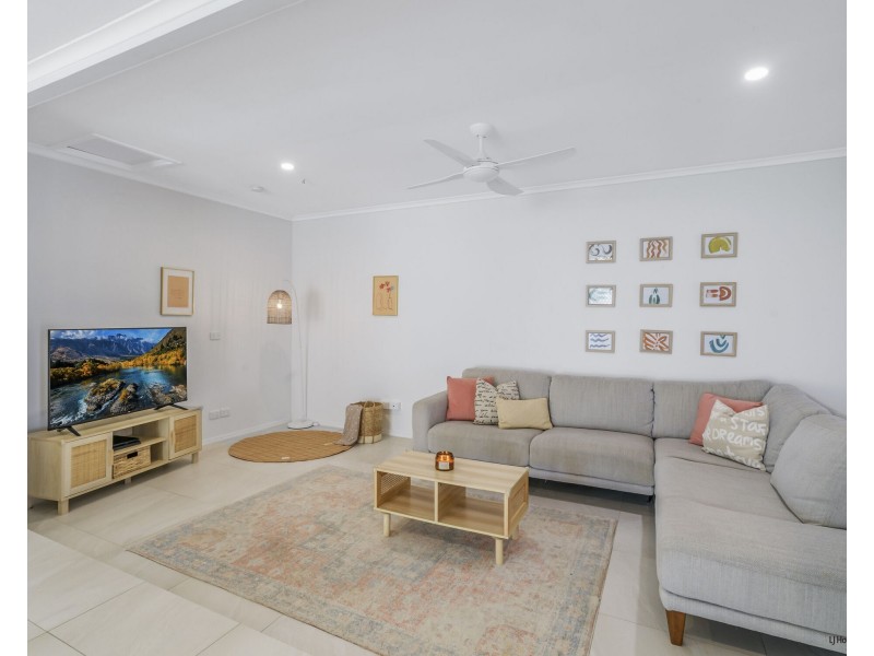 1/9 Carstens Court, Currumbin Waters QLD 4223