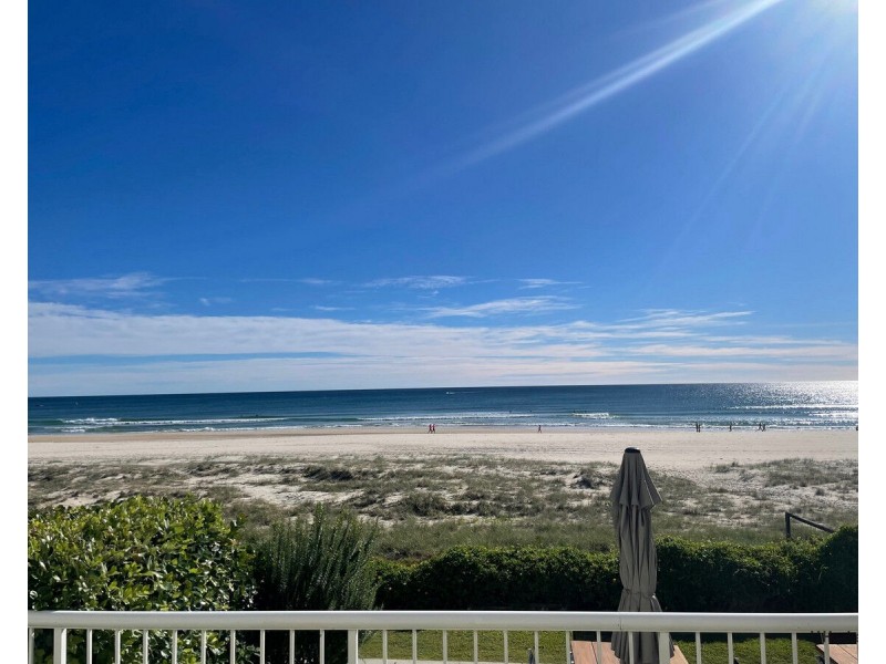 10/2 Seventeenth Avenue, Palm Beach QLD 4221