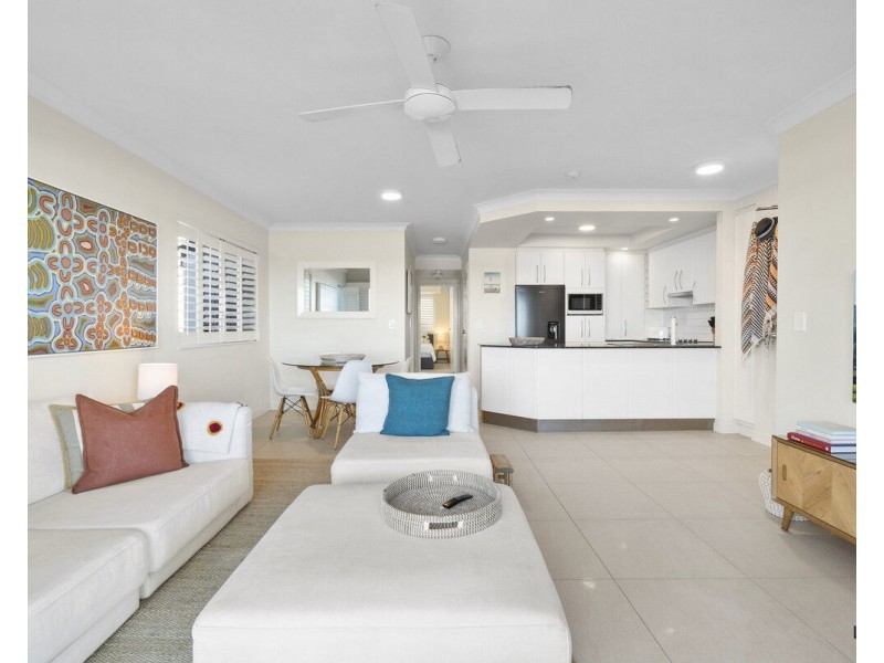 10/2 Seventeenth Avenue, Palm Beach QLD 4221
