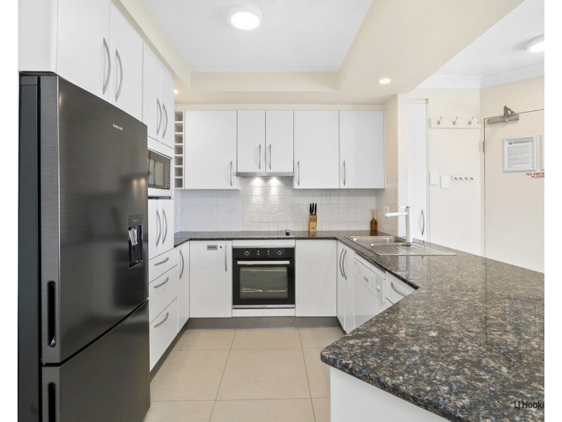 10/2 Seventeenth Avenue, Palm Beach QLD 4221