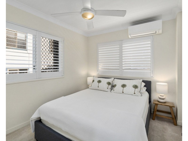 10/2 Seventeenth Avenue, Palm Beach QLD 4221