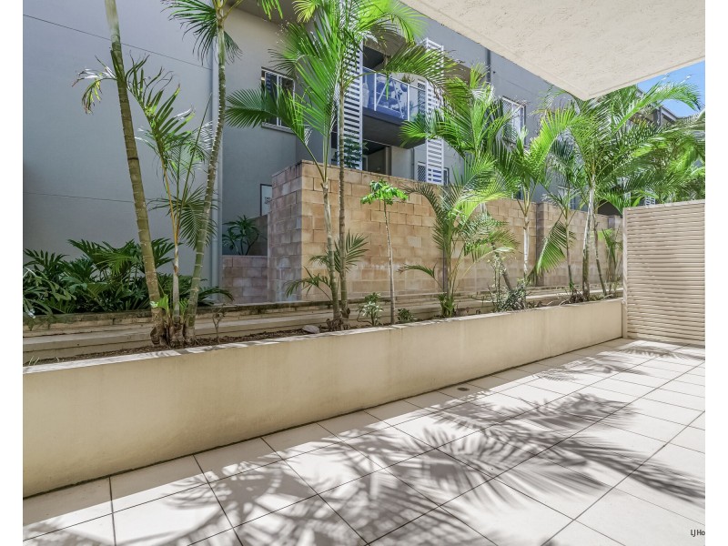 3/4 Sykes Court, Southport QLD 4215