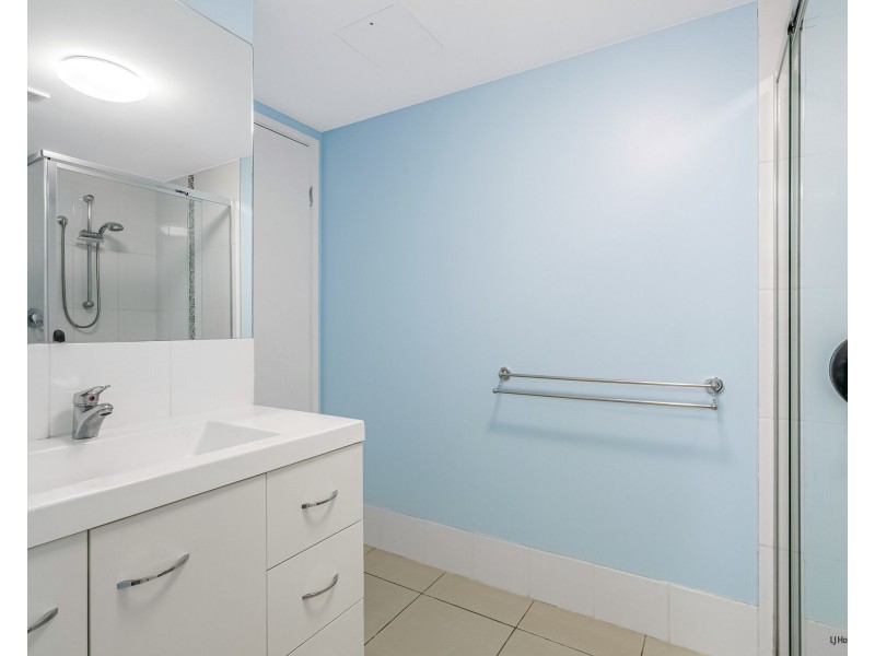 3/4 Sykes Court, Southport QLD 4215