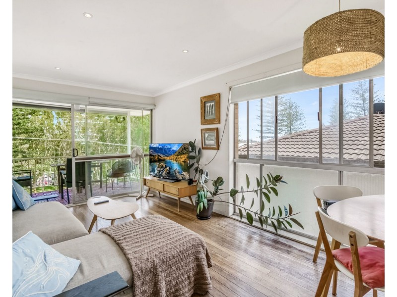 2/51 Hayle Street, Burleigh Heads QLD 4220