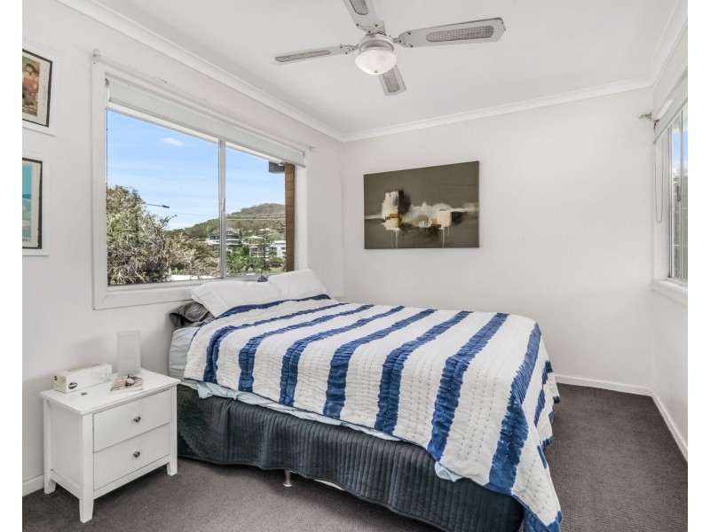 2/51 Hayle Street, Burleigh Heads QLD 4220