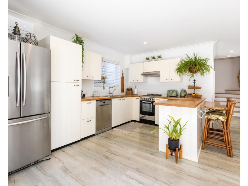 2/65 Leyte Avenue, Palm Beach QLD 4221