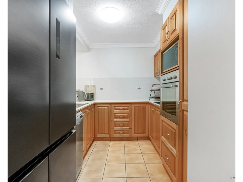 2/29-31A Dixon Street, Coolangatta QLD 4225