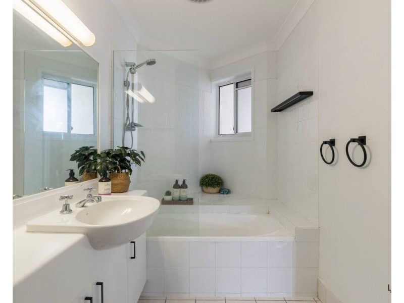 22/14 Jefferson Lane, Palm Beach QLD 4221