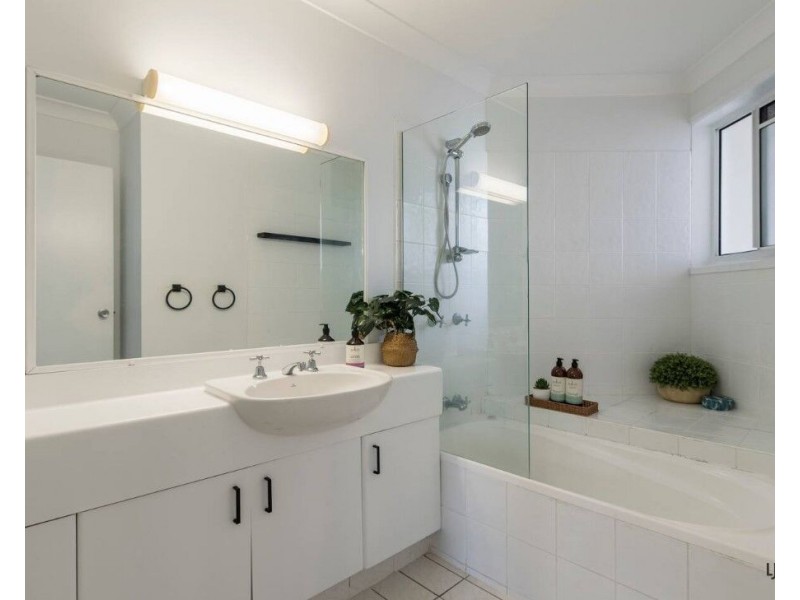 22/14 Jefferson Lane, Palm Beach QLD 4221