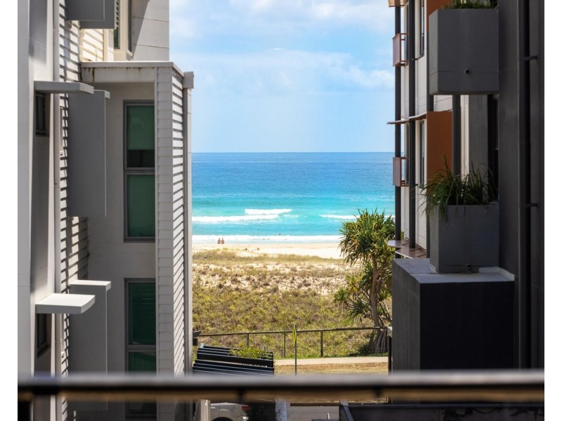 8/3 Johnston Street, Bilinga QLD 4225