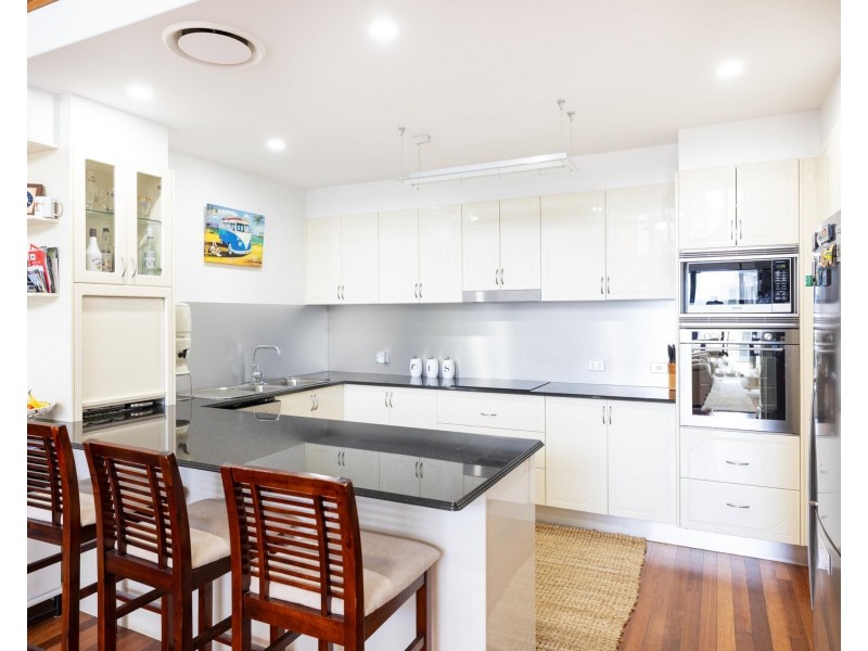 8/3 Johnston Street, Bilinga QLD 4225