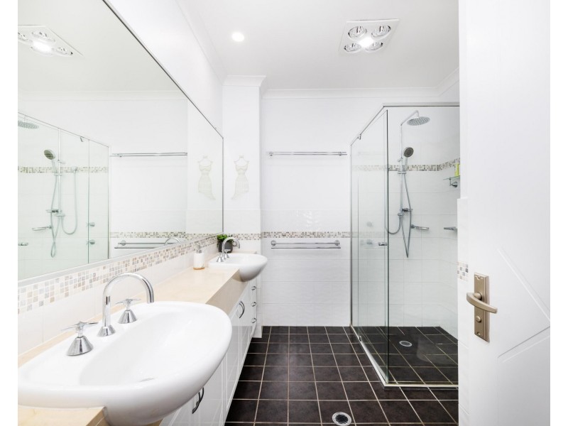 8/3 Johnston Street, Bilinga QLD 4225