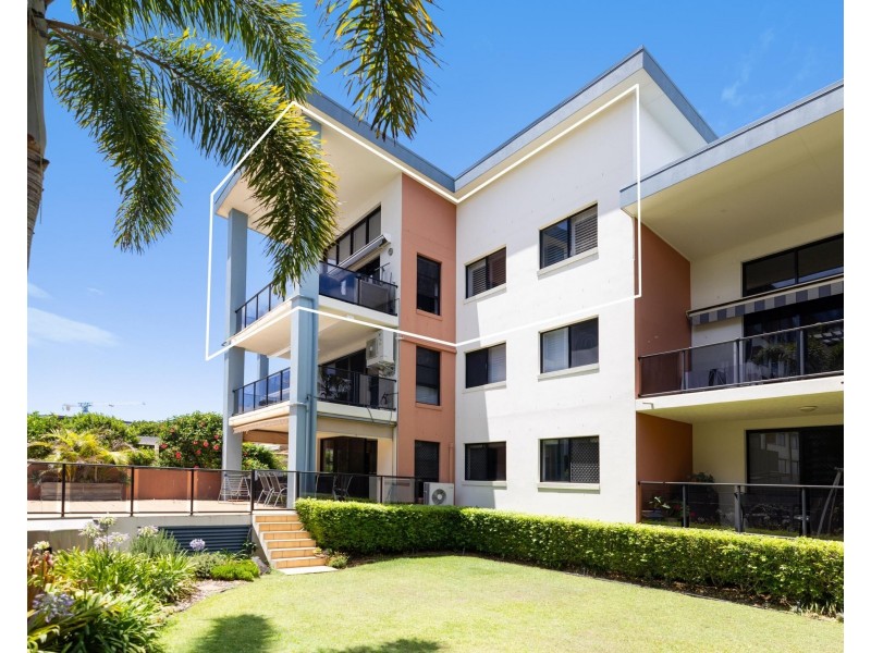 8/3 Johnston Street, Bilinga QLD 4225