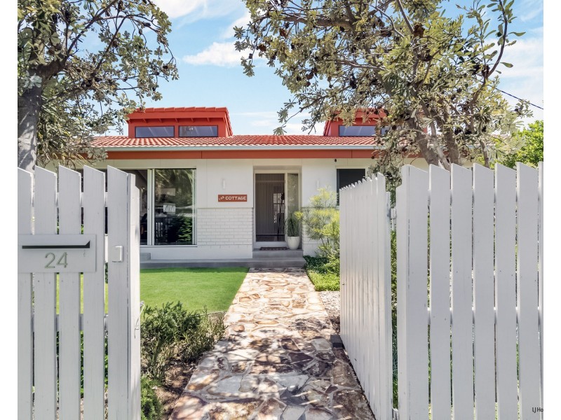 24 Bluejay Street, Burleigh Waters QLD 4220