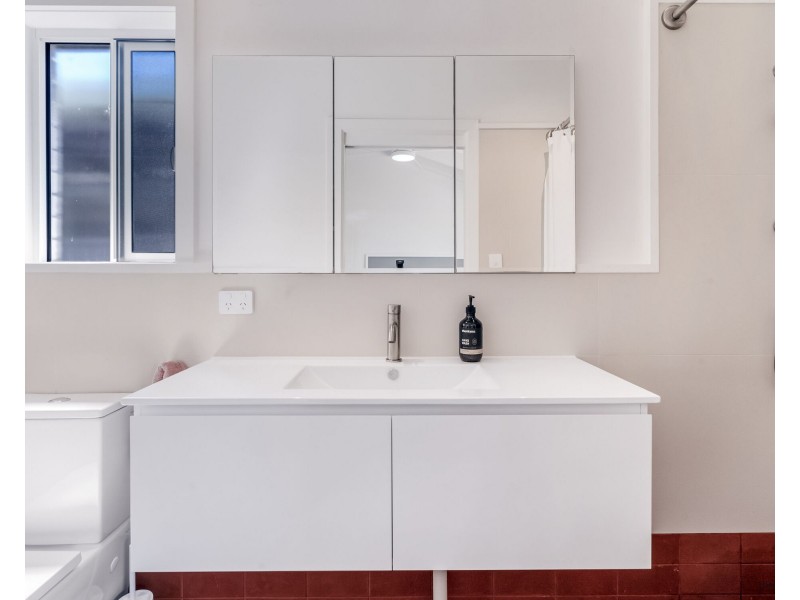 24 Bluejay Street, Burleigh Waters QLD 4220