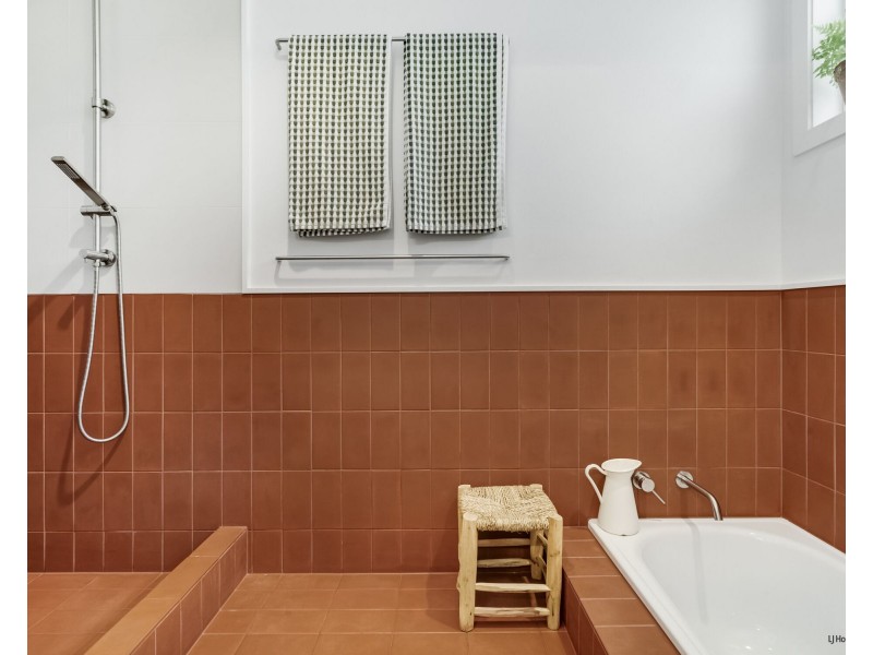 24 Bluejay Street, Burleigh Waters QLD 4220