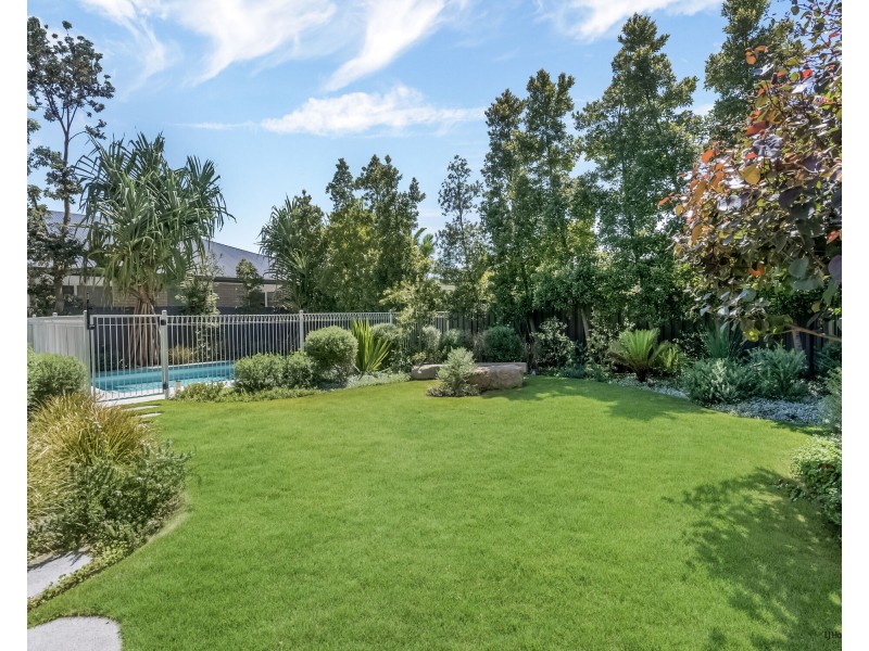 24 Bluejay Street, Burleigh Waters QLD 4220