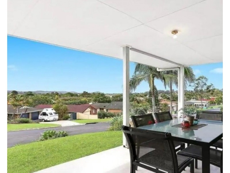 24 Zinnea Street, Elanora QLD 4221