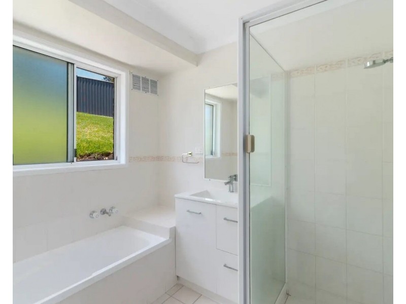 24 Zinnea Street, Elanora QLD 4221