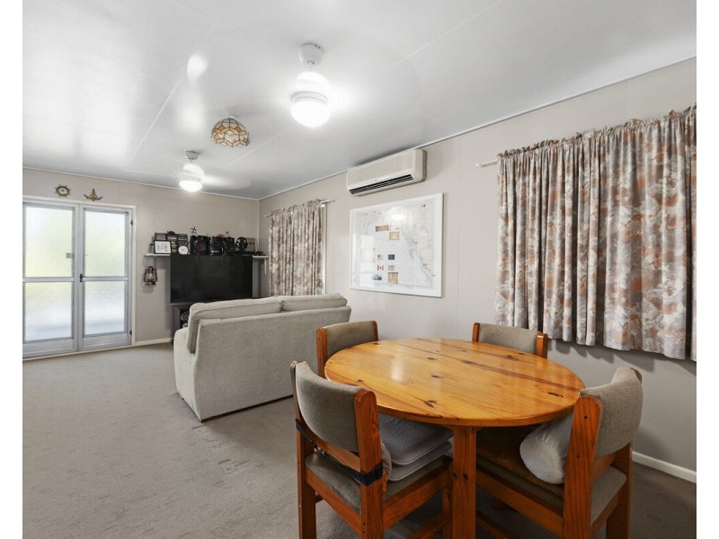 33 Sixth Avenue, Palm Beach QLD 4221