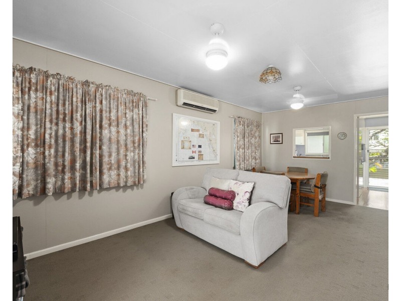 33 Sixth Avenue, Palm Beach QLD 4221