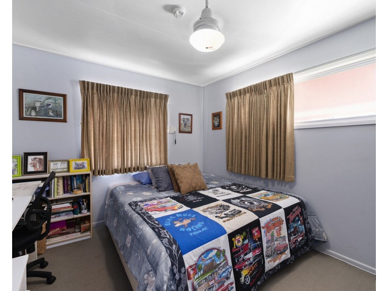 33 Sixth Avenue, Palm Beach QLD 4221