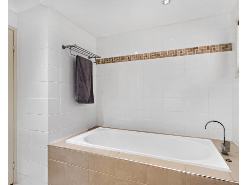 10 Bronhill Street, Currumbin Waters QLD 4223