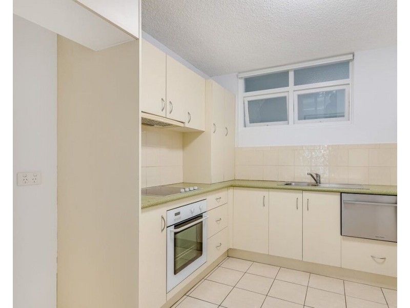 4/162 Marine Parade, Coolangatta QLD 4225