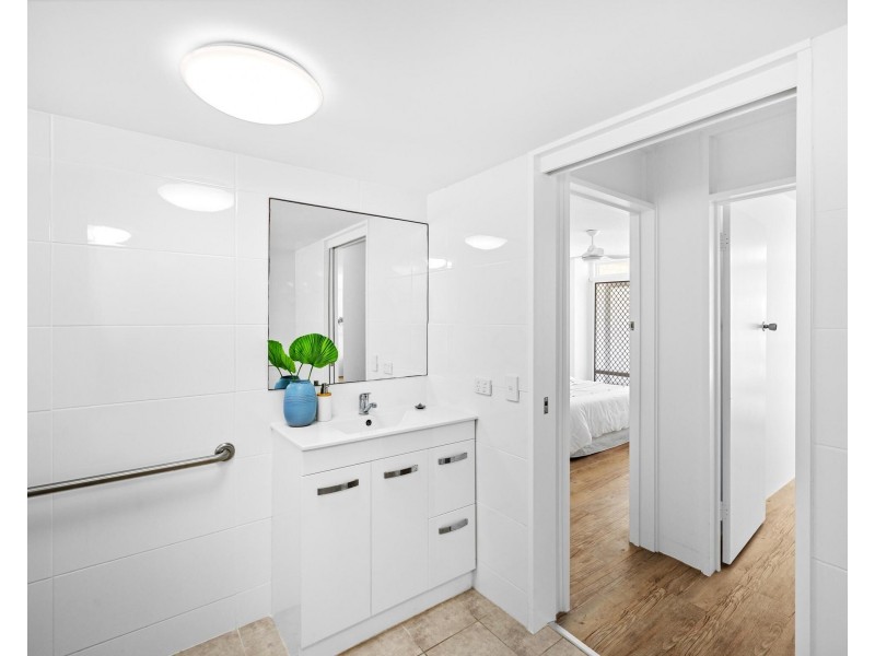 4/162 Marine Parade, Coolangatta QLD 4225