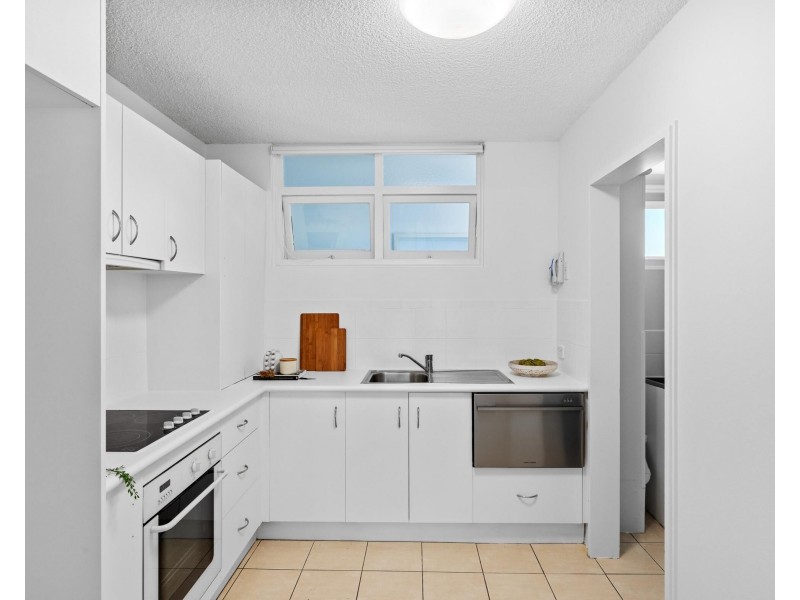 4/162 Marine Parade, Coolangatta QLD 4225