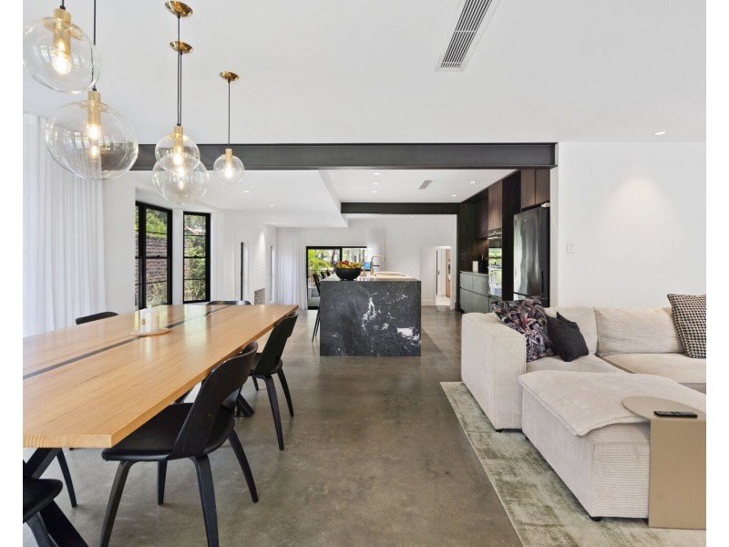 197 Simpsons Road, Elanora QLD 4221