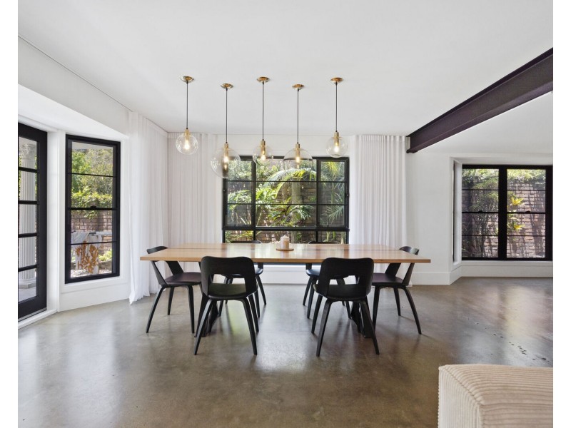 197 Simpsons Road, Elanora QLD 4221