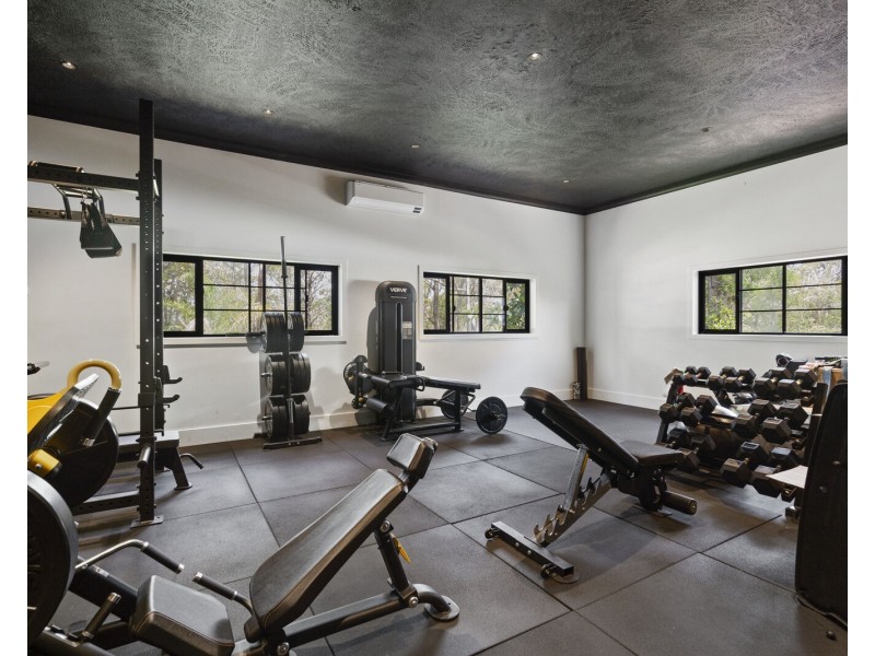 197 Simpsons Road, Elanora QLD 4221