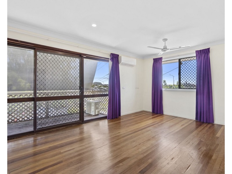 2 Kalamunda Close, Elanora QLD 4221
